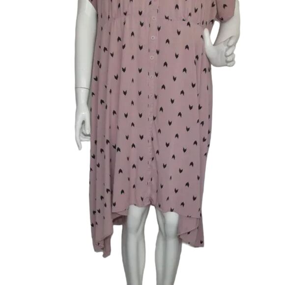 TORRID Dress, 3/3X, Pink Rayon, Black Chevrons, Button front, Asymmetrical hem - Picture 9 of 16